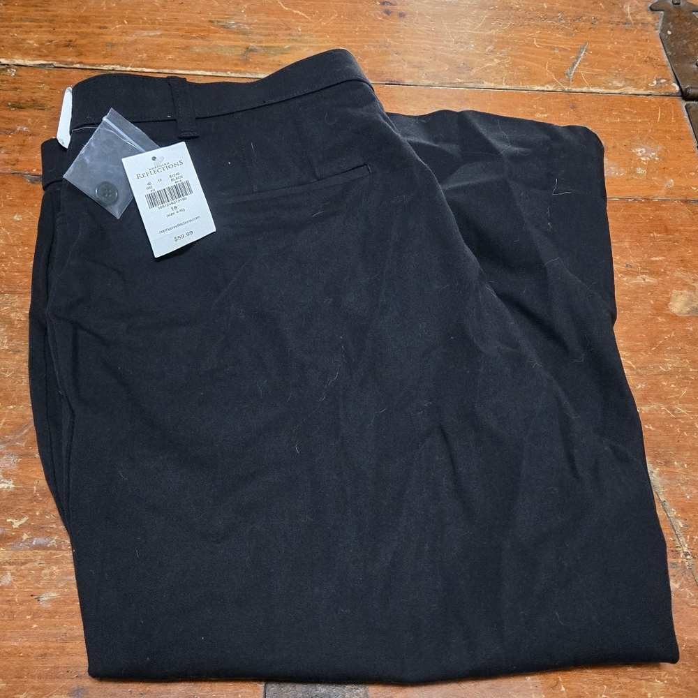 NWT Plus Sized Northern Reflections Black Capris Slim Fit